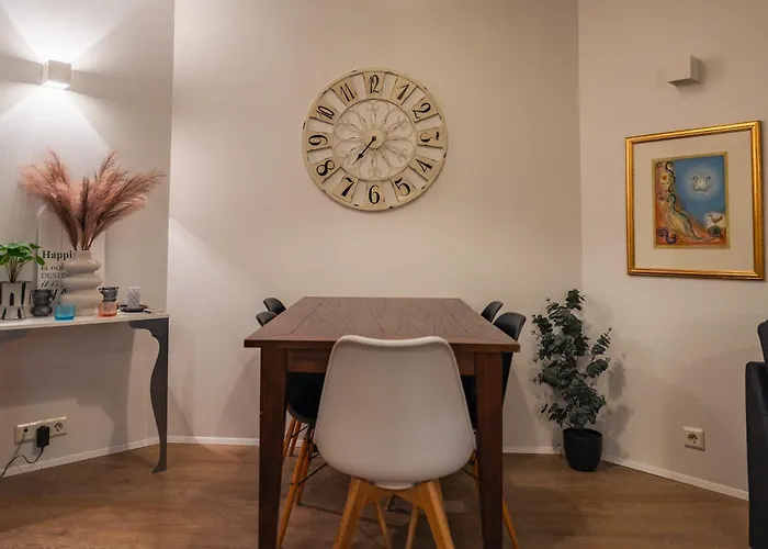 Hafnarstraeti 100, Downtown Apartment